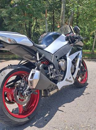 KAWASAKI NINJA ZX-10R 